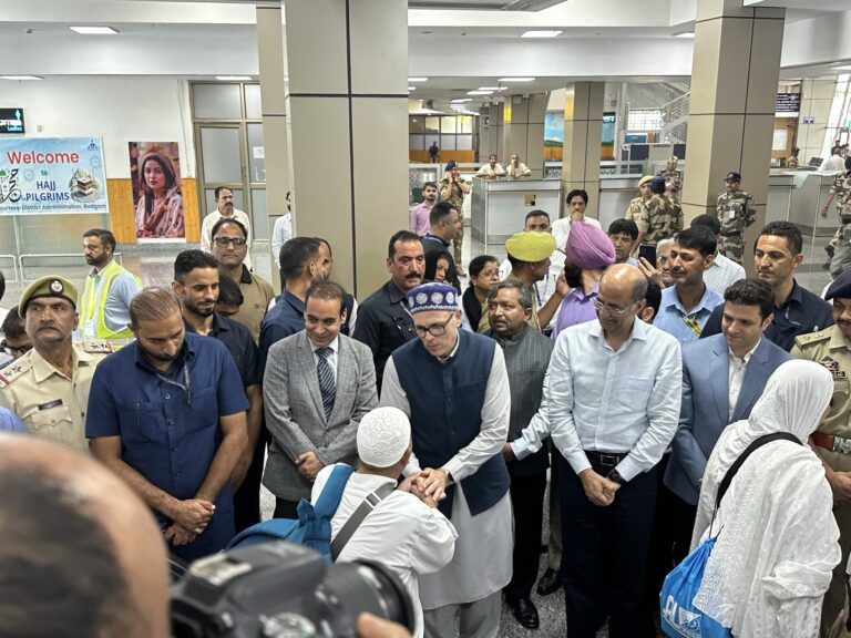 First Batch Of J&K Haj Pilgrims Returns To Srinagar; Received By CM Abdullah At Airport