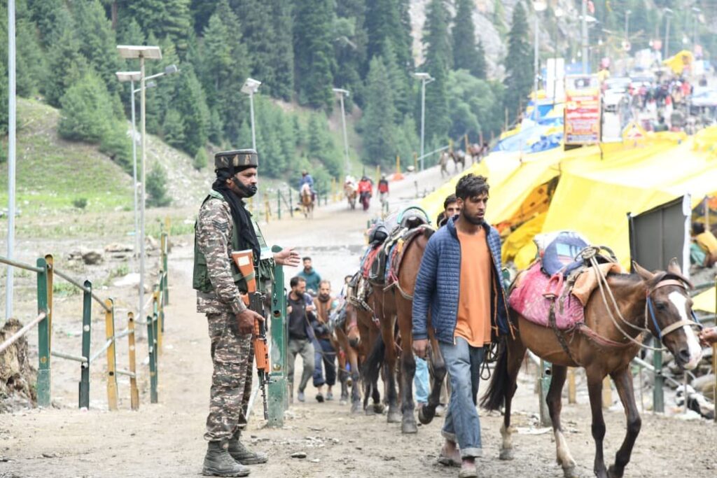Amarnath Yatra pilgrims set off from Jammu to Baltal